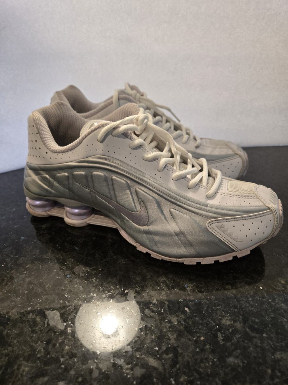 Nike Shox R4 White Metallic Silver Athletic Shoes Womens Size 9.5